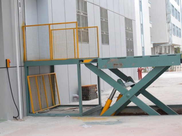 特種行業(yè)升降機