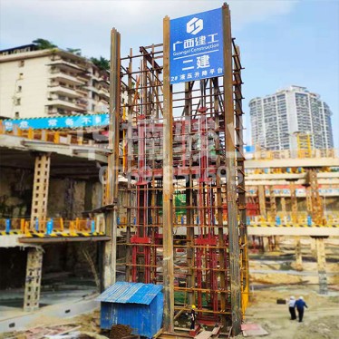 深坑提土直頂升降機(jī)案例