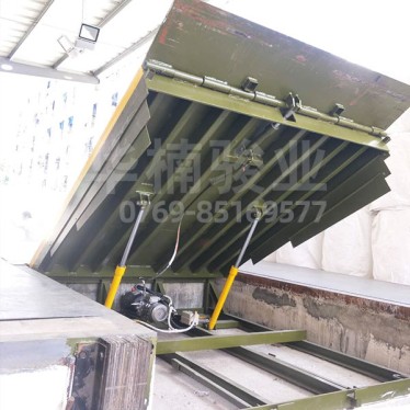 物流固定登車橋案例-華楠駿業(yè)