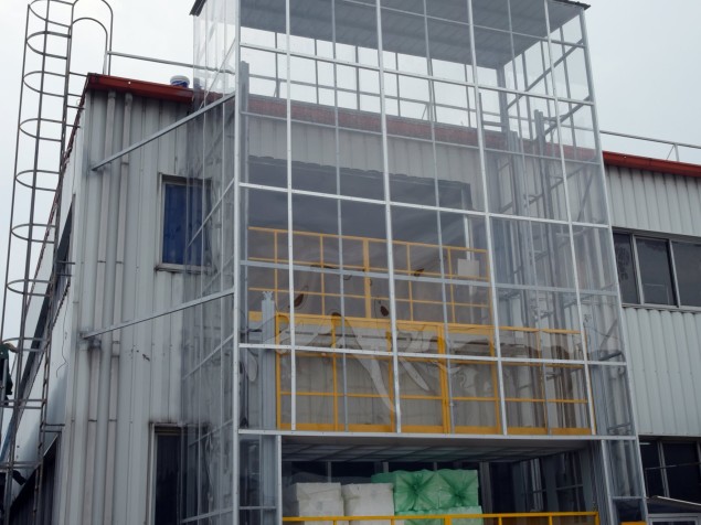 室外標(biāo)準(zhǔn)直頂式升降機(jī)