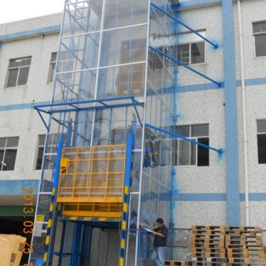 食品行業安裝直頂式升降機