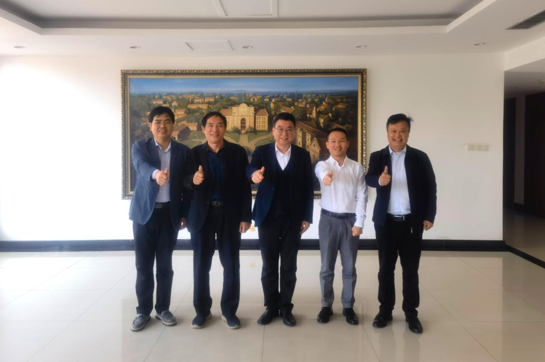 校長趙同謙與東莞校友會、廣東校友會負(fù)責(zé)人座談交流